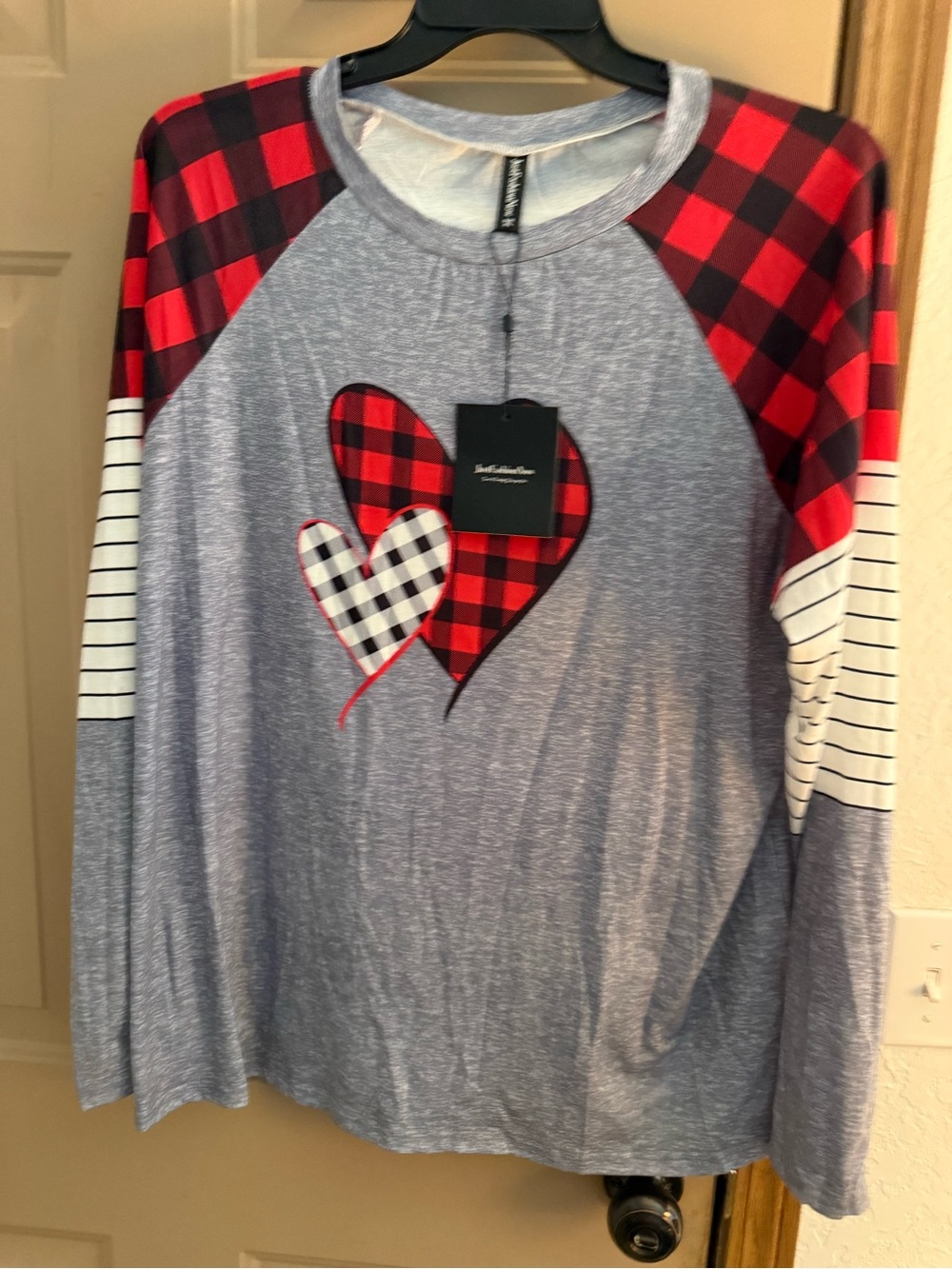 Women's Heart Patch Raglan Long-Sleeve Tee - Gray & Red Plaid